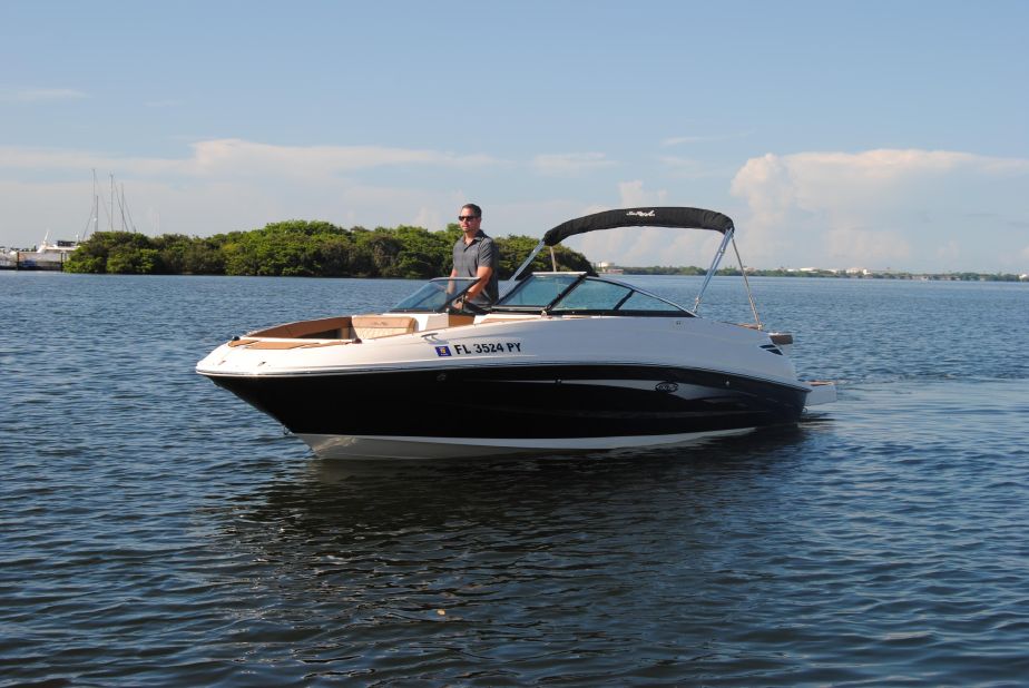2004 Sea Ray 240 SunDeck