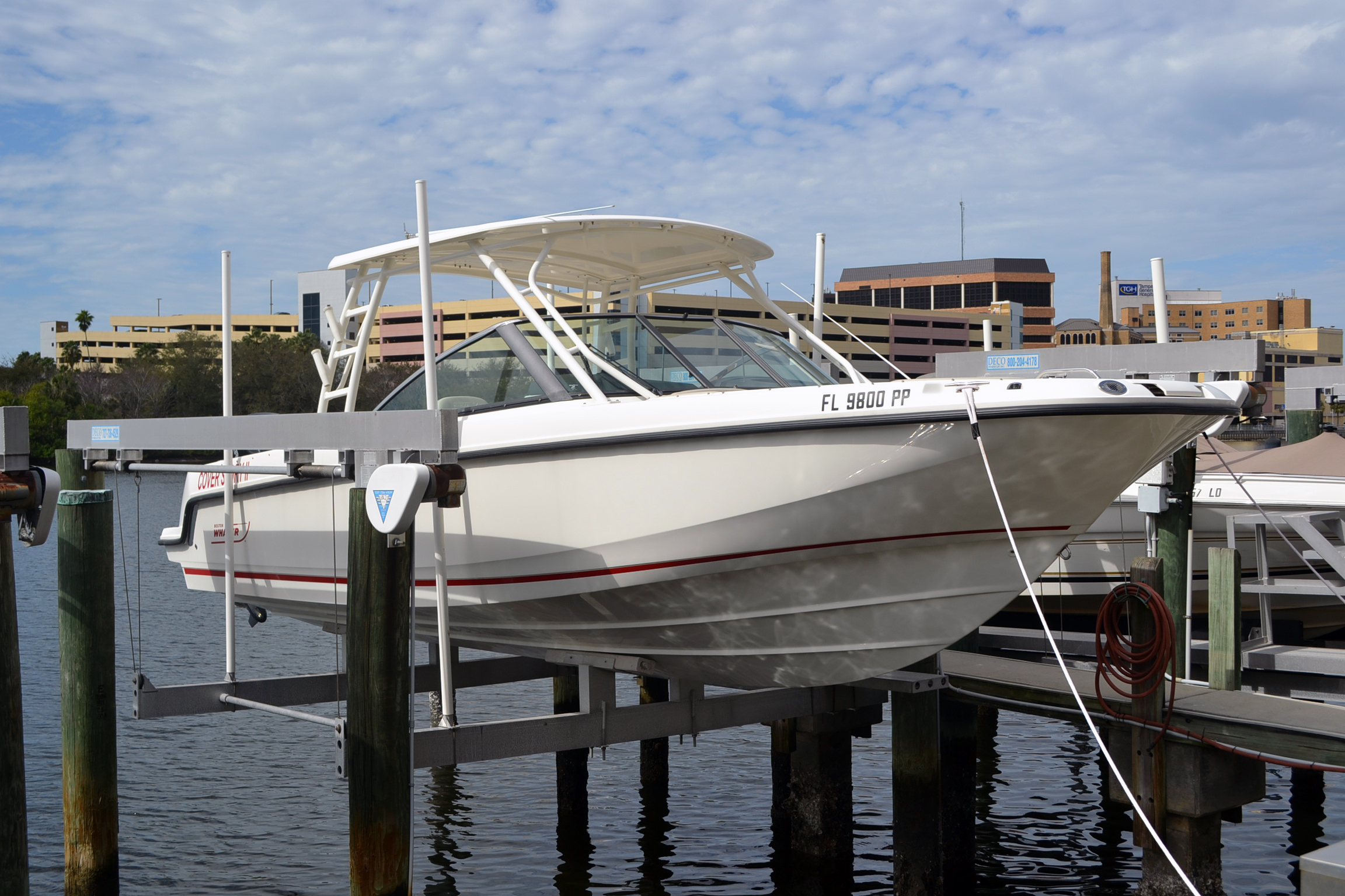 2019 Boston Whaler 270 Vantage