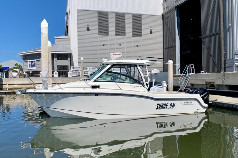 2018 Boston Whaler 285