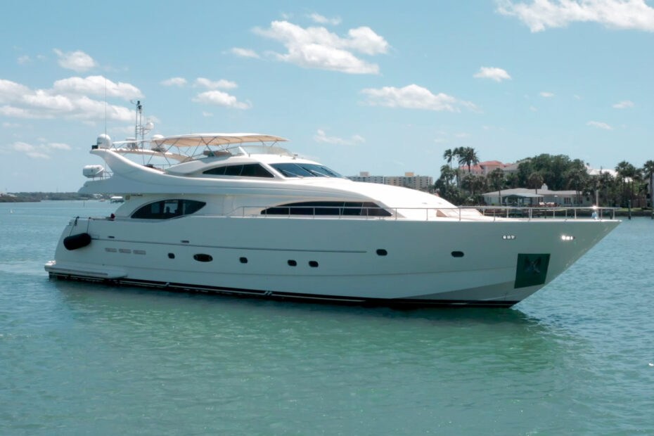 2004 Ferretti 94