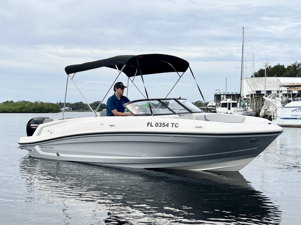 2022 Bayliner VR5 OB