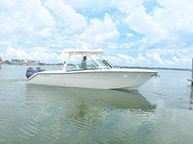 2022 Cobia 280DC